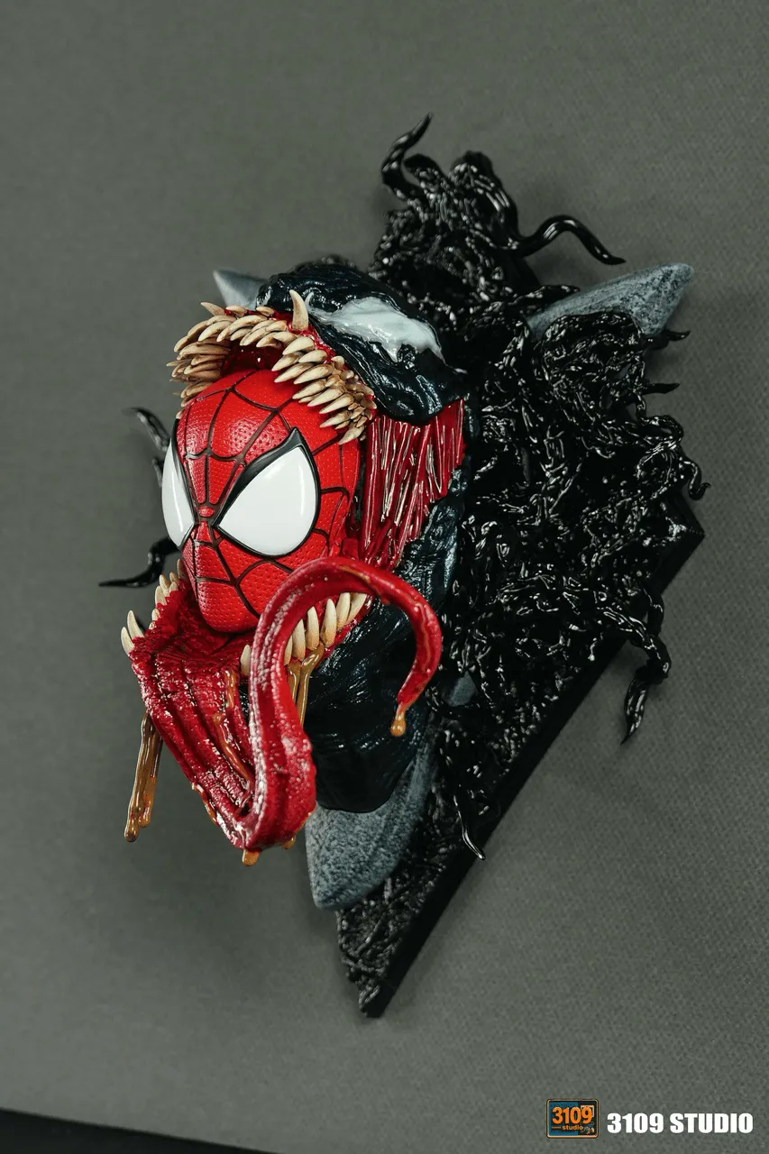 3109 Studio - Spider-Man Venom Wall-Mounted Dual Scale Spider-Man Statue 