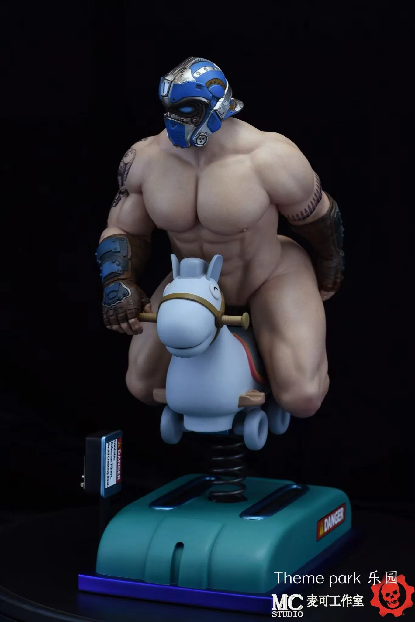 MC Studio - Clayton Carmine Theme Park Gears of War 3 Statue