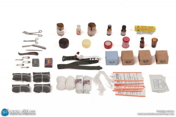 1/6 Scale WWII German Medic Officer Candidate Gregor D80183 (Licensed) Statue(GK)- DID Studio 