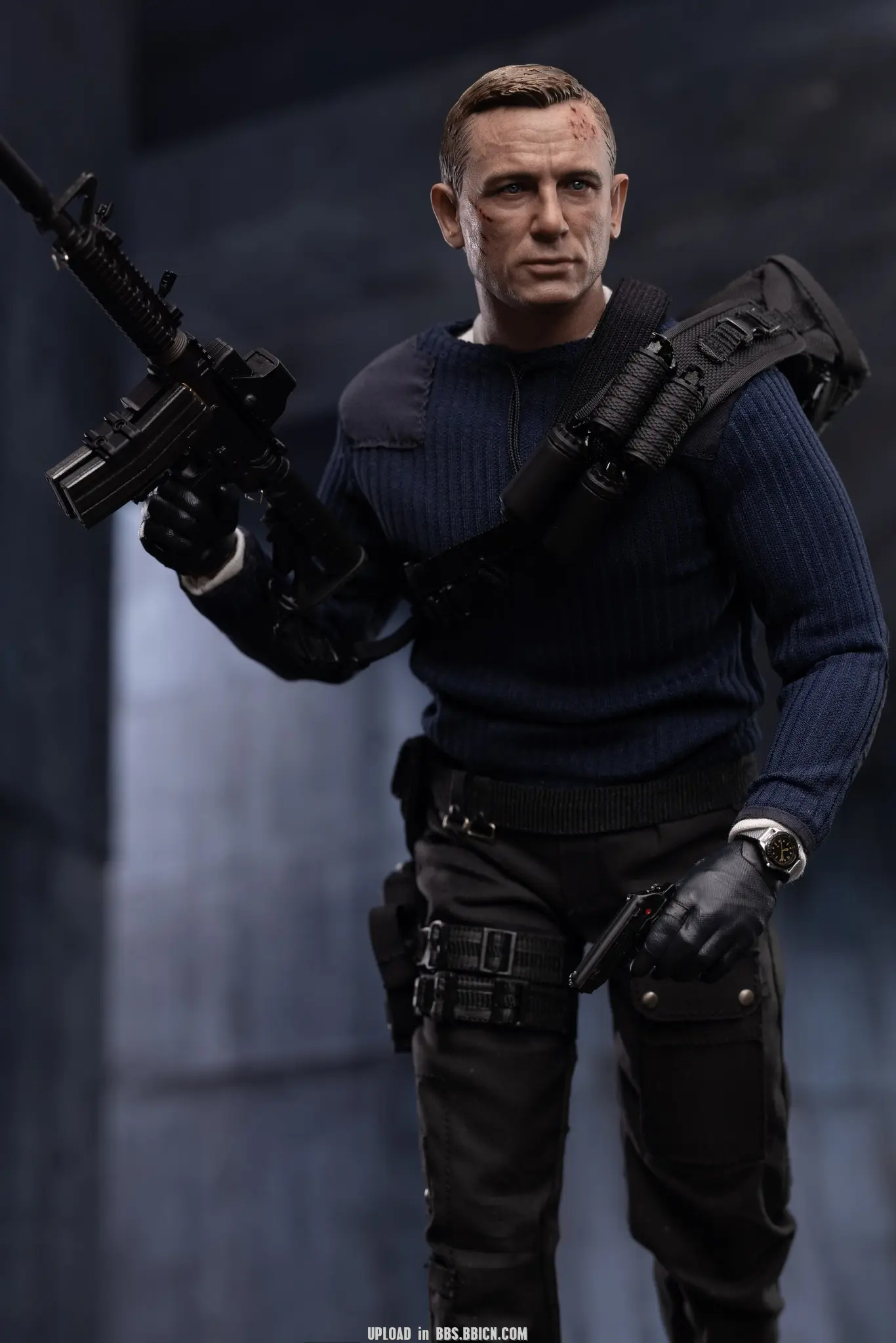 Hottoys - No Time To Die James Bond (Commando Outfit) 1/6th scale Collectible Figure MMS804 (Licensed) Statue(GK)