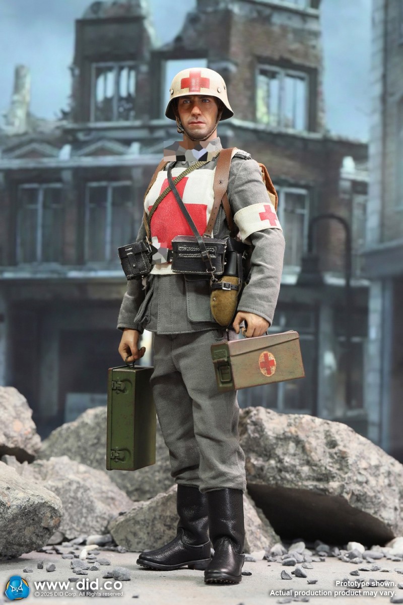 1/6 Scale WWII German Medic Officer Candidate Gregor D80183 (Licensed) Statue(GK)- DID Studio 