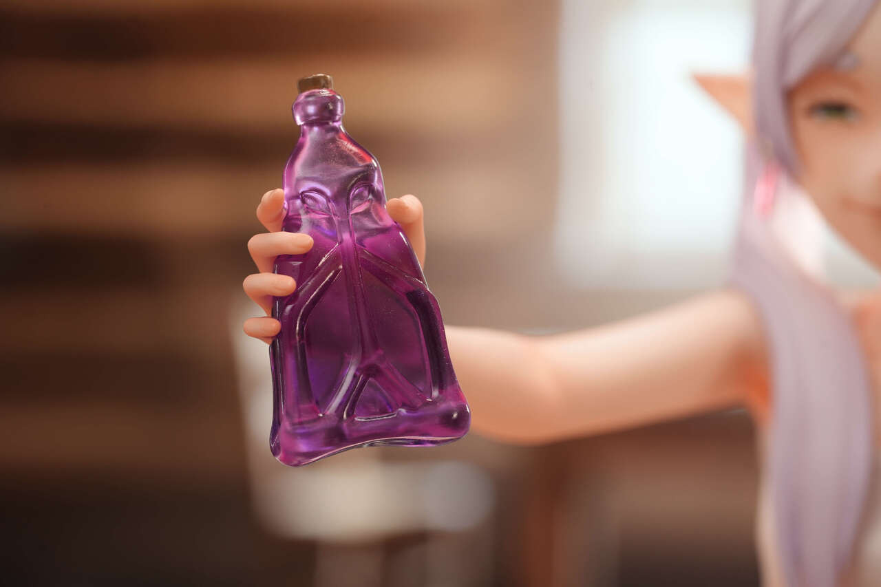 Frieren: Beyond Journeys End - Clothing Dissolving Solution 1/4 Statue (GK)- QuietArt x Hera Studio -KWII-GK