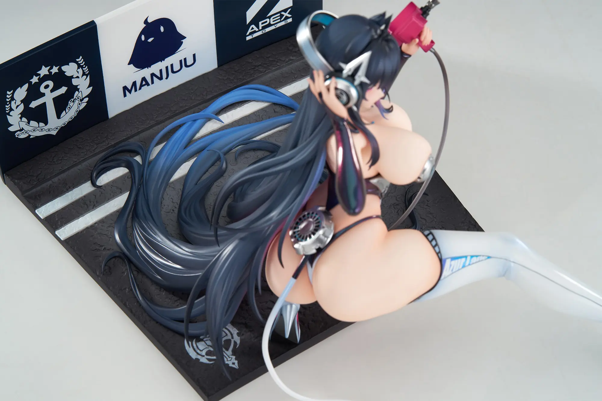 APEX-TOYS - Azur Lane - Strasbourg - 1/7 - Faerie of the Race Circuit Ver (Licensed)Statue