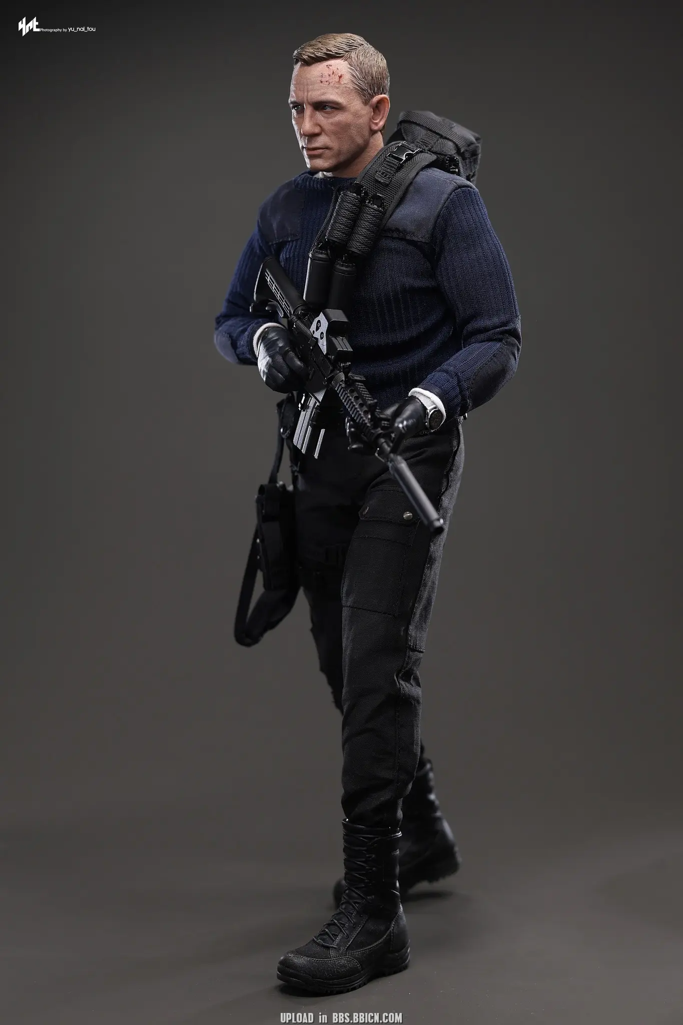 Hottoys - No Time To Die James Bond (Commando Outfit) 1/6th scale Collectible Figure MMS804 (Licensed) Statue(GK)