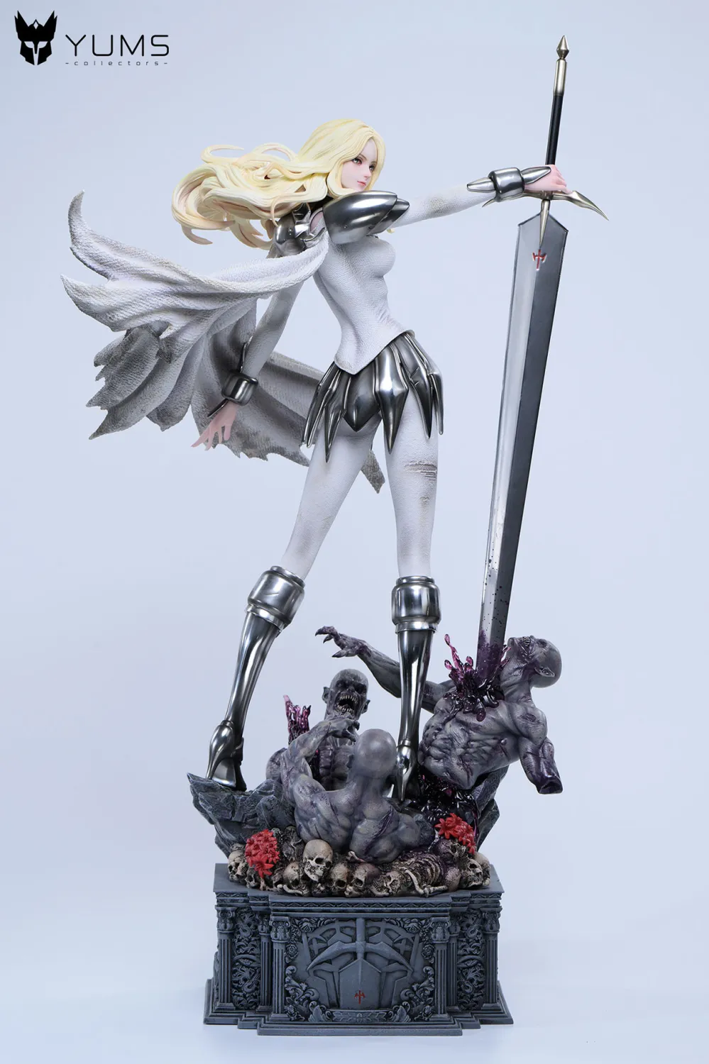 YUMS-Collectors Studio - Teresa X Clare Claymore Statue 