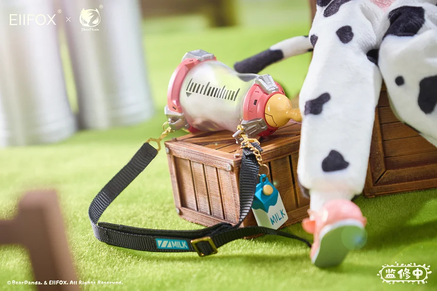 EIIFOX X BearPanda - Milk Cow MOMO  Action Figure Licensed
