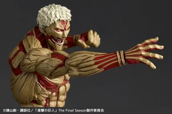 Kaiyodo - Revoltech Amazing Yamaguchi Attack on Titan Armored Titan & Female Titan (Licensed)Statue(GK)