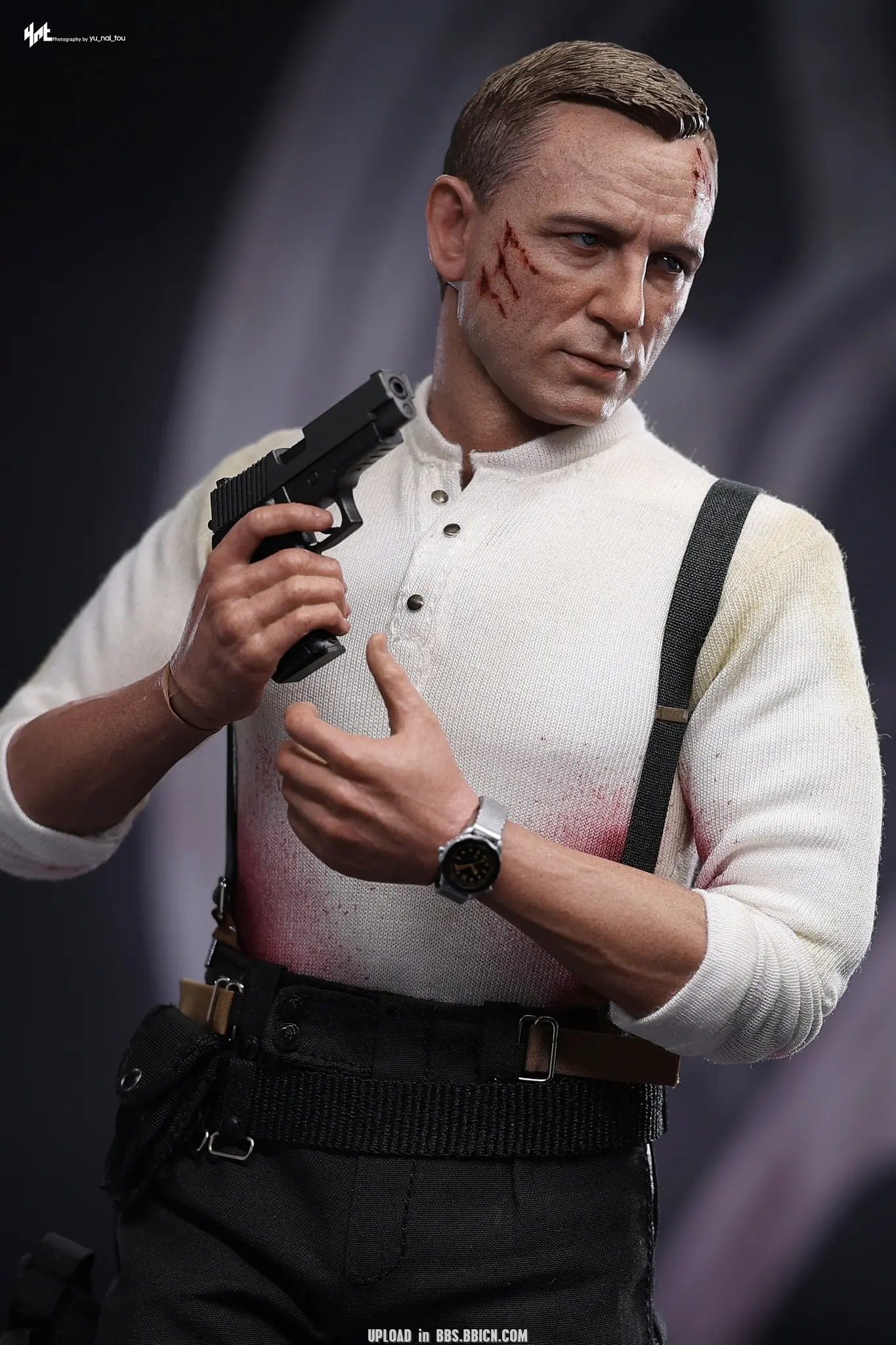 Hottoys - No Time To Die James Bond (Commando Outfit) 1/6th scale Collectible Figure MMS804 (Licensed) Statue(GK)