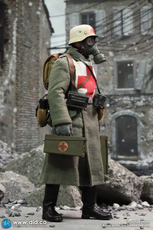 1/6 Scale WWII German Medic Officer Candidate Gregor D80183 (Licensed) Statue(GK)- DID Studio 