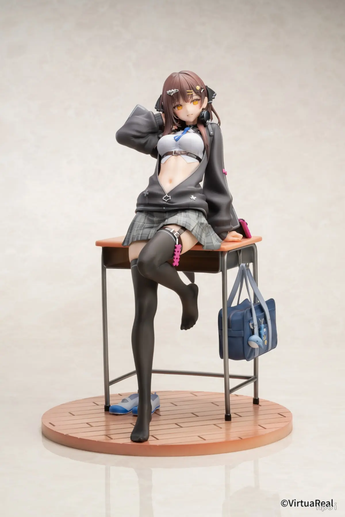 Reverse Studio - VirtuaReal Project Nana7mi 1/7 Shark Suit 2.0 (Licensed)Statue(GK) 