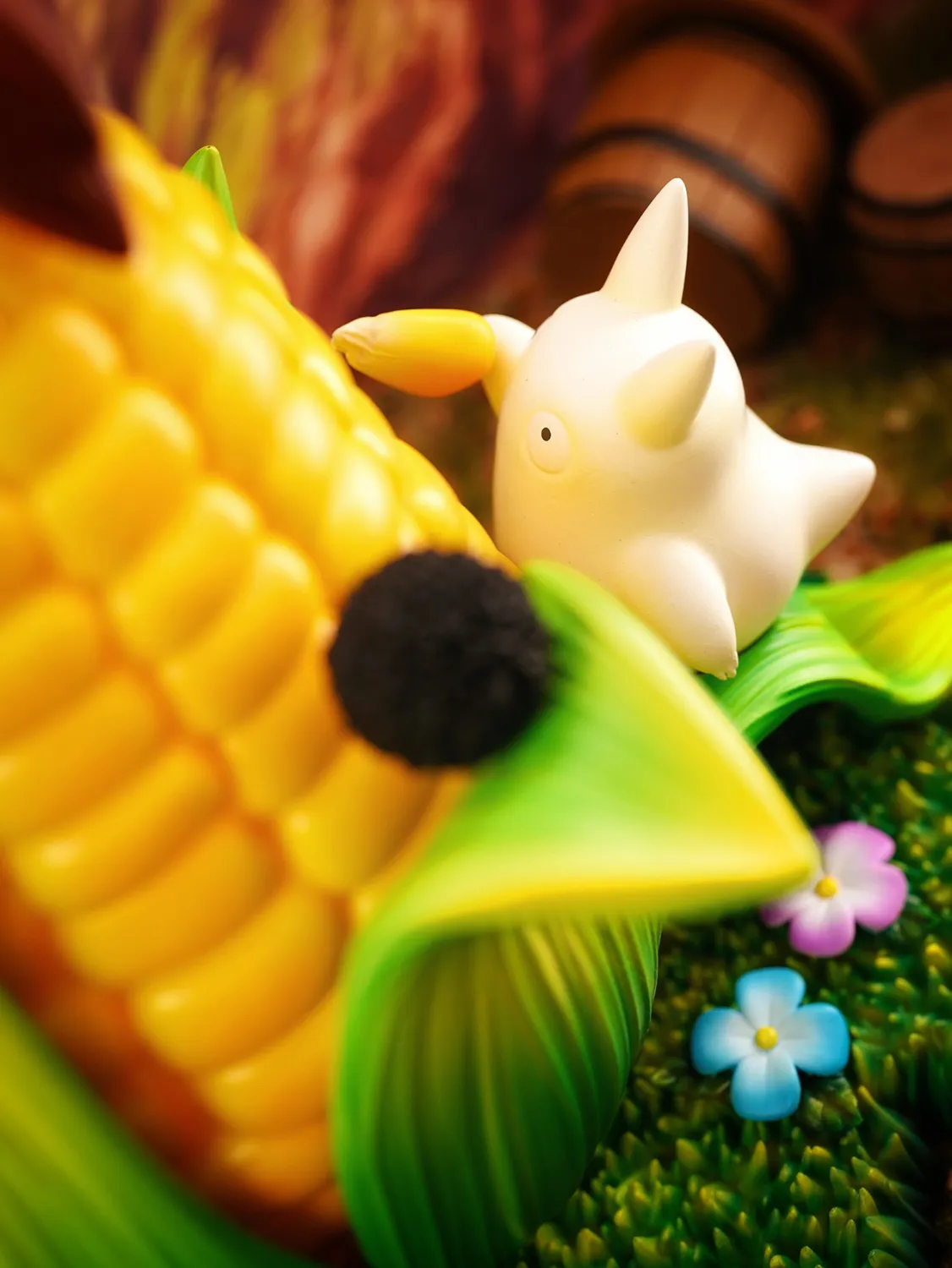 Long Miao Studio - My Neighbor Totoro Totoro Picking Corn Statue 