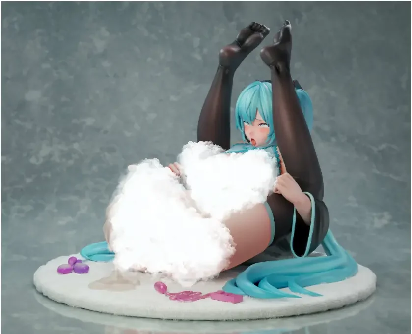 Spider Studio -  Hatsune Miku Broken Miku  Statue 