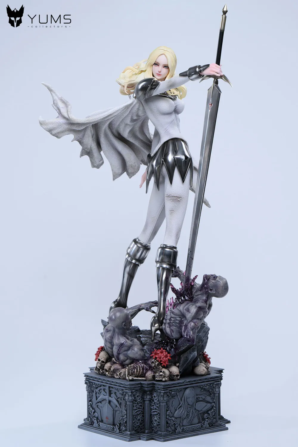YUMS-Collectors Studio - Teresa X Clare Claymore Statue 