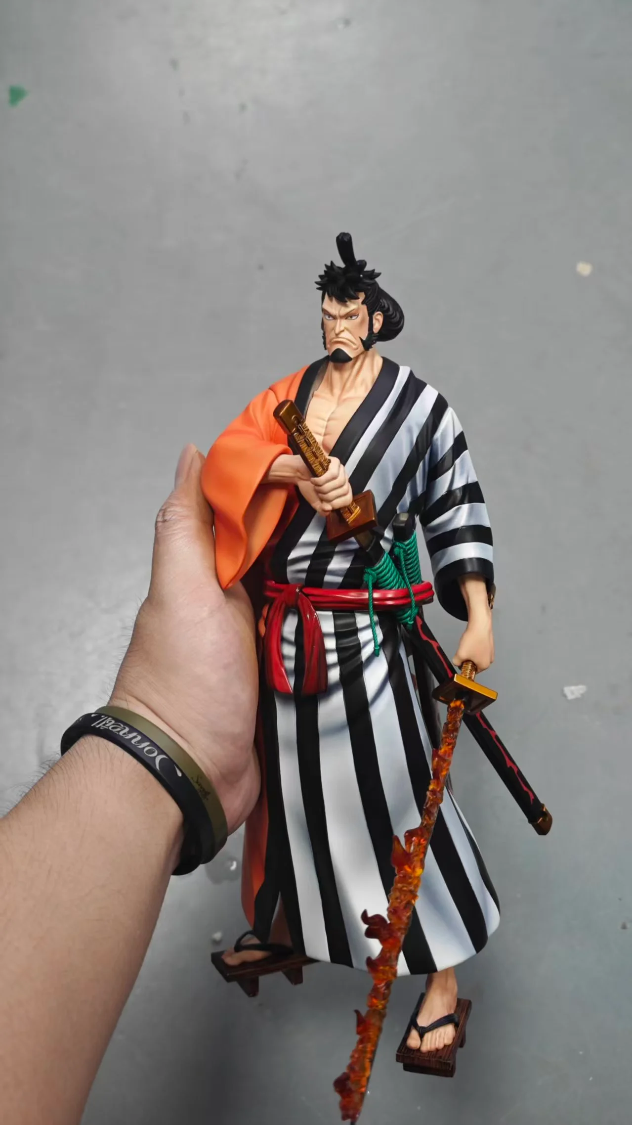 Ghost Studio X Long Hu Studio -  One Piece Nine Red Scabbards #1 Kin'emon Statue(GK)