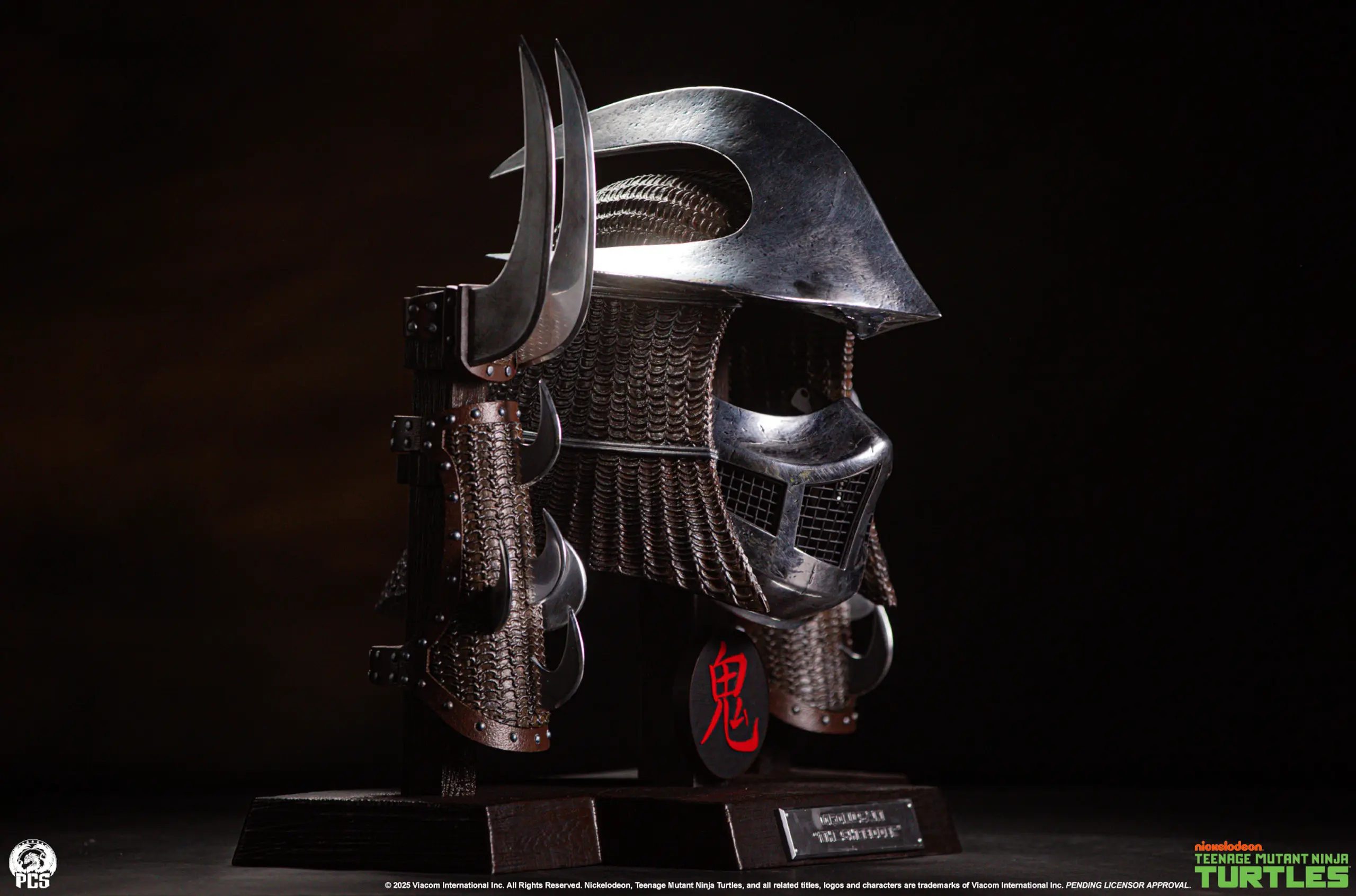 Premium Collectibles studio - Shredder Life-Sized Stainless Steel Armor Set (Licensed) Statue 