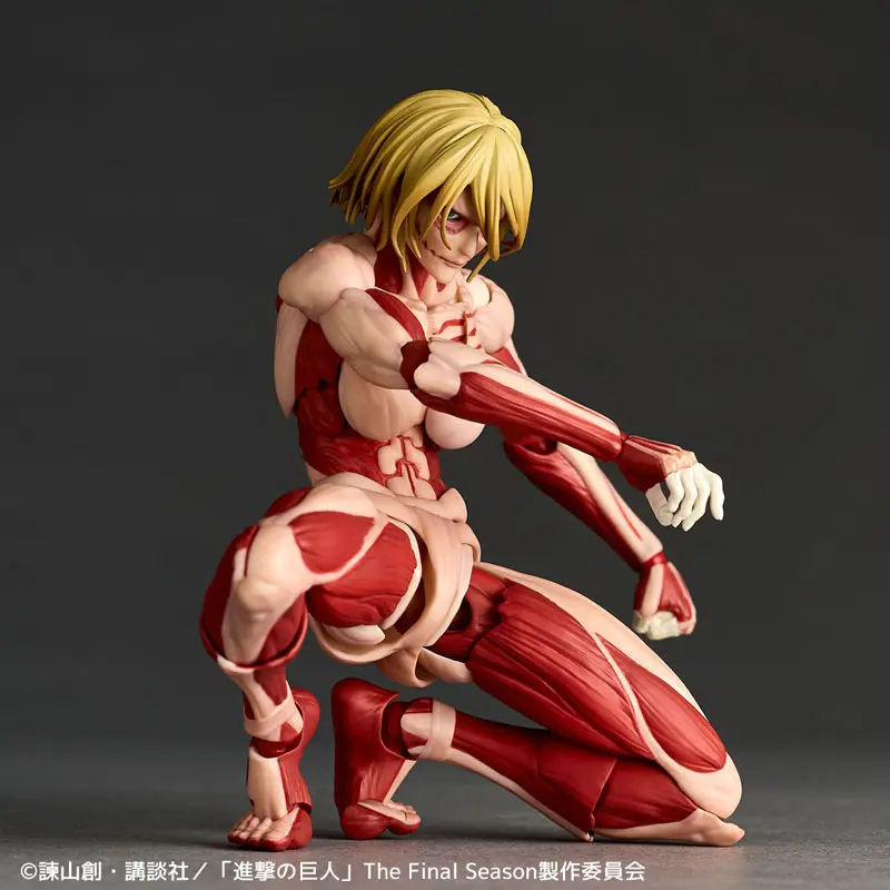Kaiyodo - Revoltech Amazing Yamaguchi Attack on Titan Armored Titan & Female Titan (Licensed)Statue(GK)
