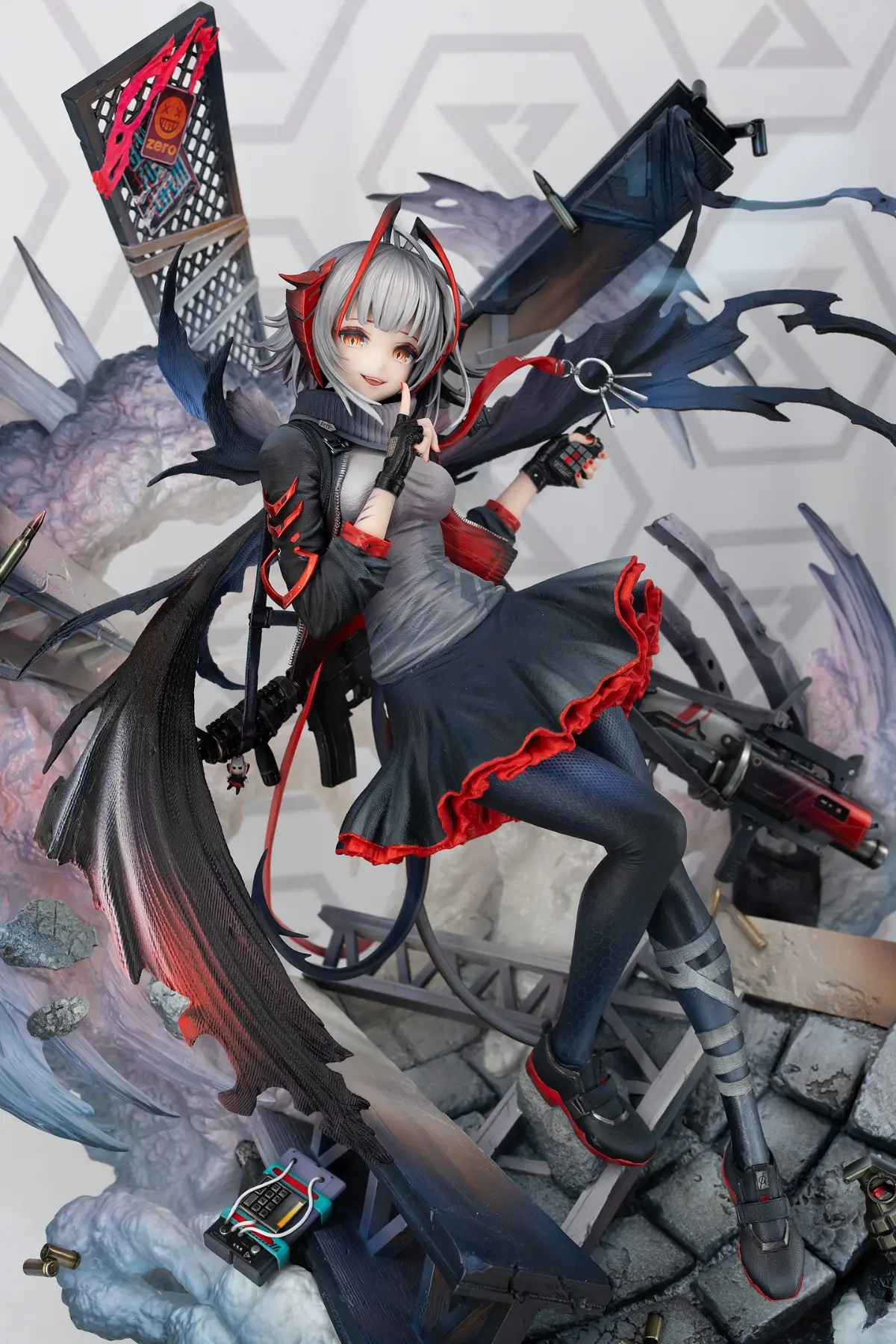 Prime 1 Studio & PRISMA WING Collection - Arknights W 1/6 Scale Pre-Painted Figure (Licensed)Statue(GK)