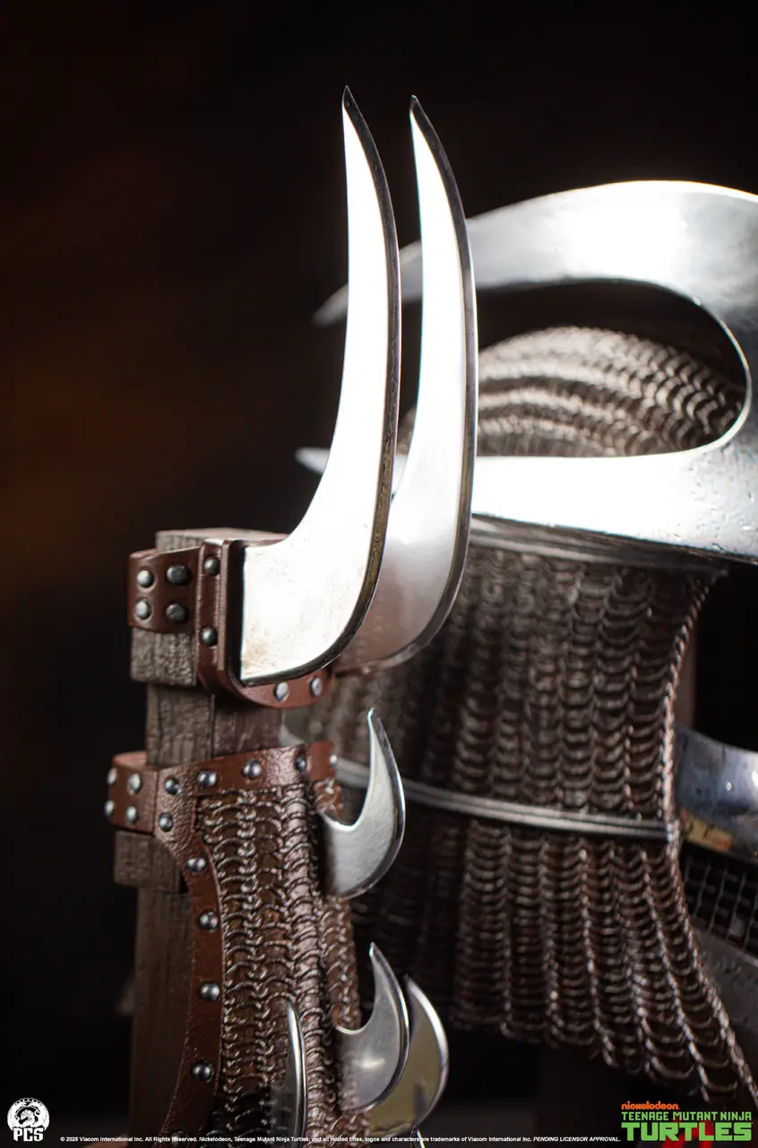 Premium Collectibles studio - Shredder Life-Sized Stainless Steel Armor Set (Licensed) Statue 