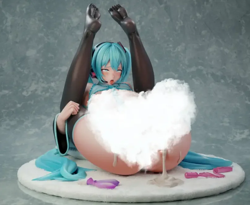 Spider Studio -  Hatsune Miku Broken Miku  Statue 