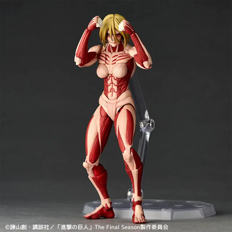Kaiyodo - Revoltech Amazing Yamaguchi Attack on Titan Armored Titan & Female Titan (Licensed)Statue(GK)