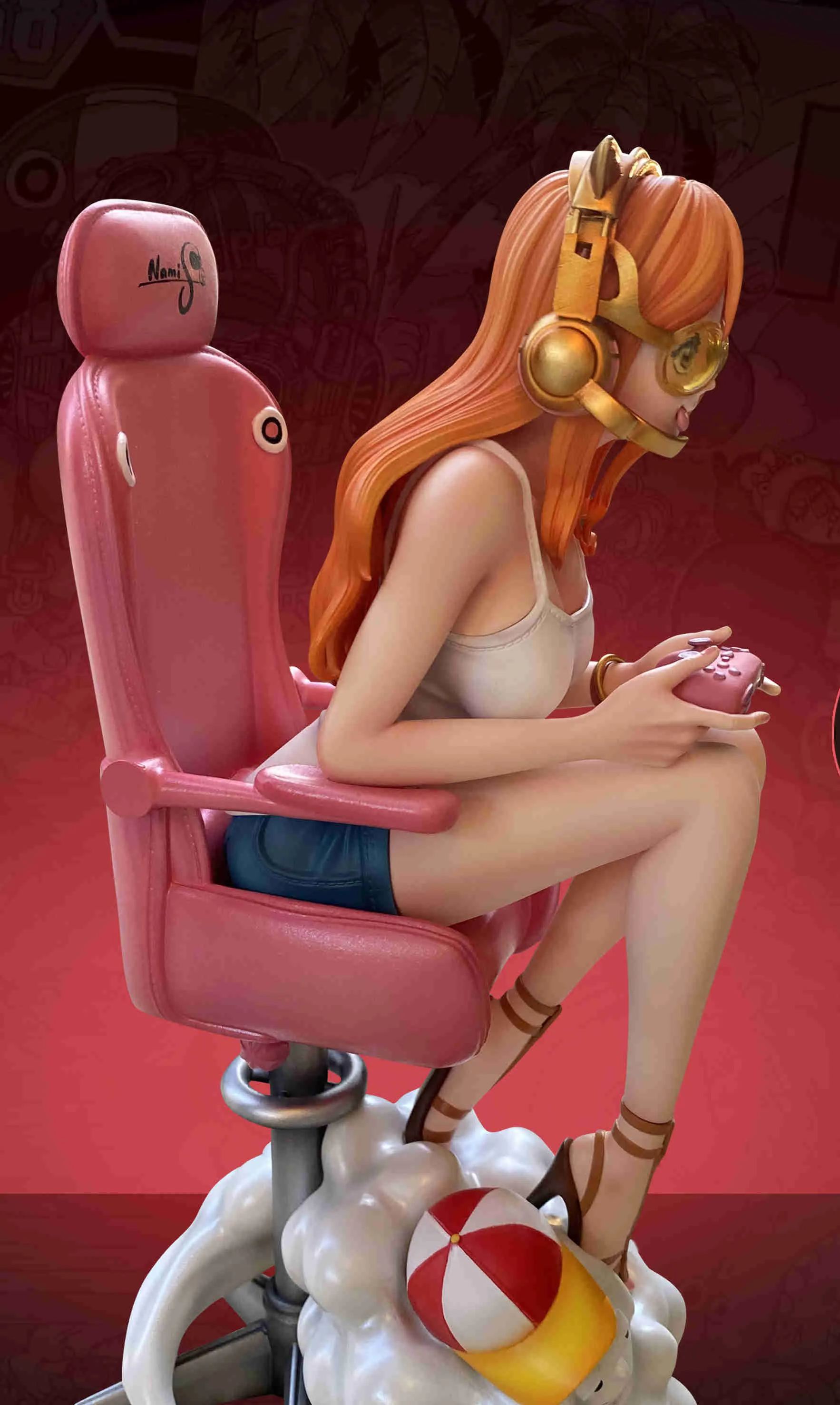 Pre-sale   Front Page E-sports Nami configuration Character + E-sports chair + Cloud Dimension parameters  H/26CM  W/12CM D/15CM The data has a slight error  (GK)-KWII-GK