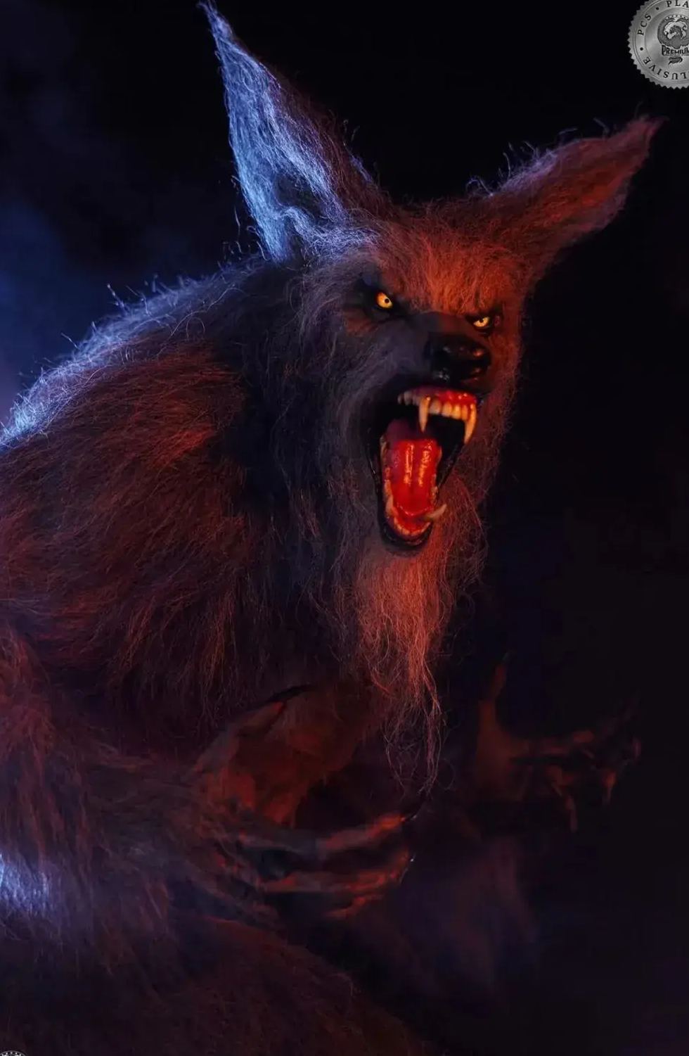 Premium Collectibles studio - Howling III - The Werewolf (Licensed) Statue 
