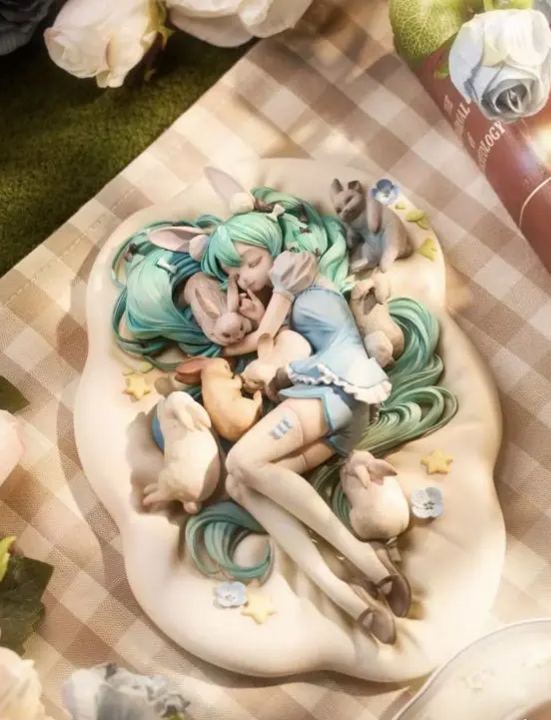 Liang Chan Studio - Sleeping Rabbit Hatsune Miku Statue