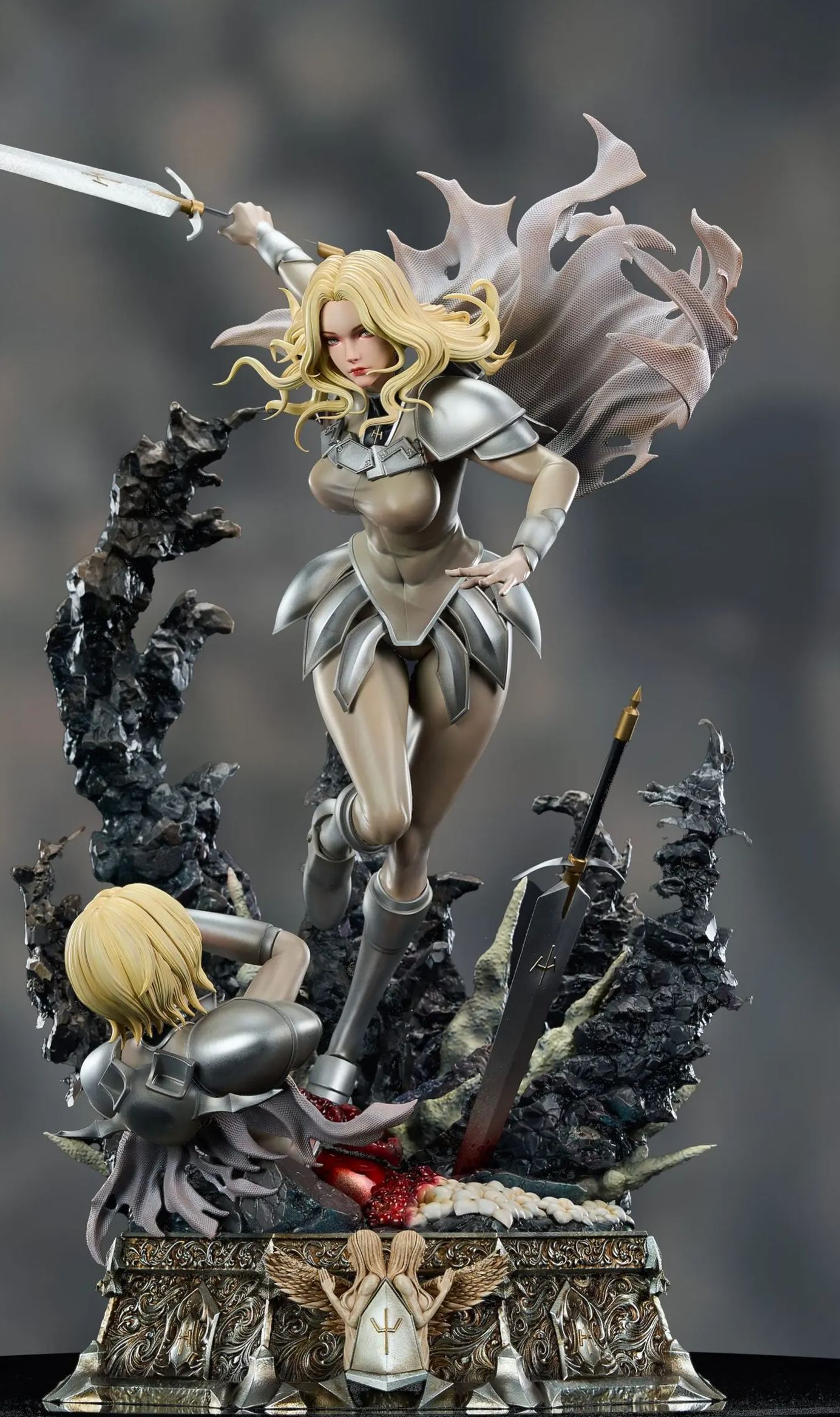 Mask Studio - Teresa Claymore Statue 