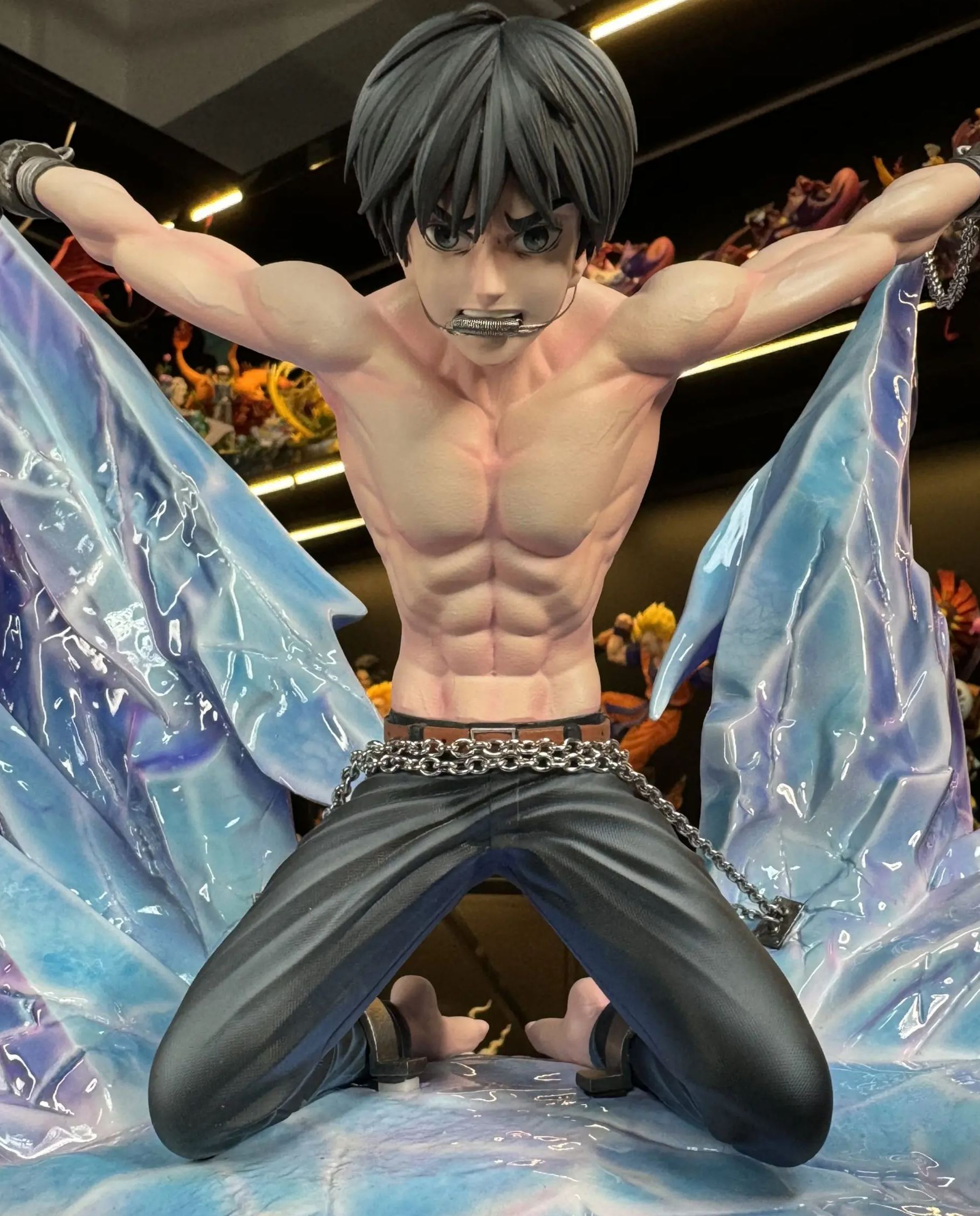 Mahakala Studio - Imprisoned Eren Attack on Titan Statue 