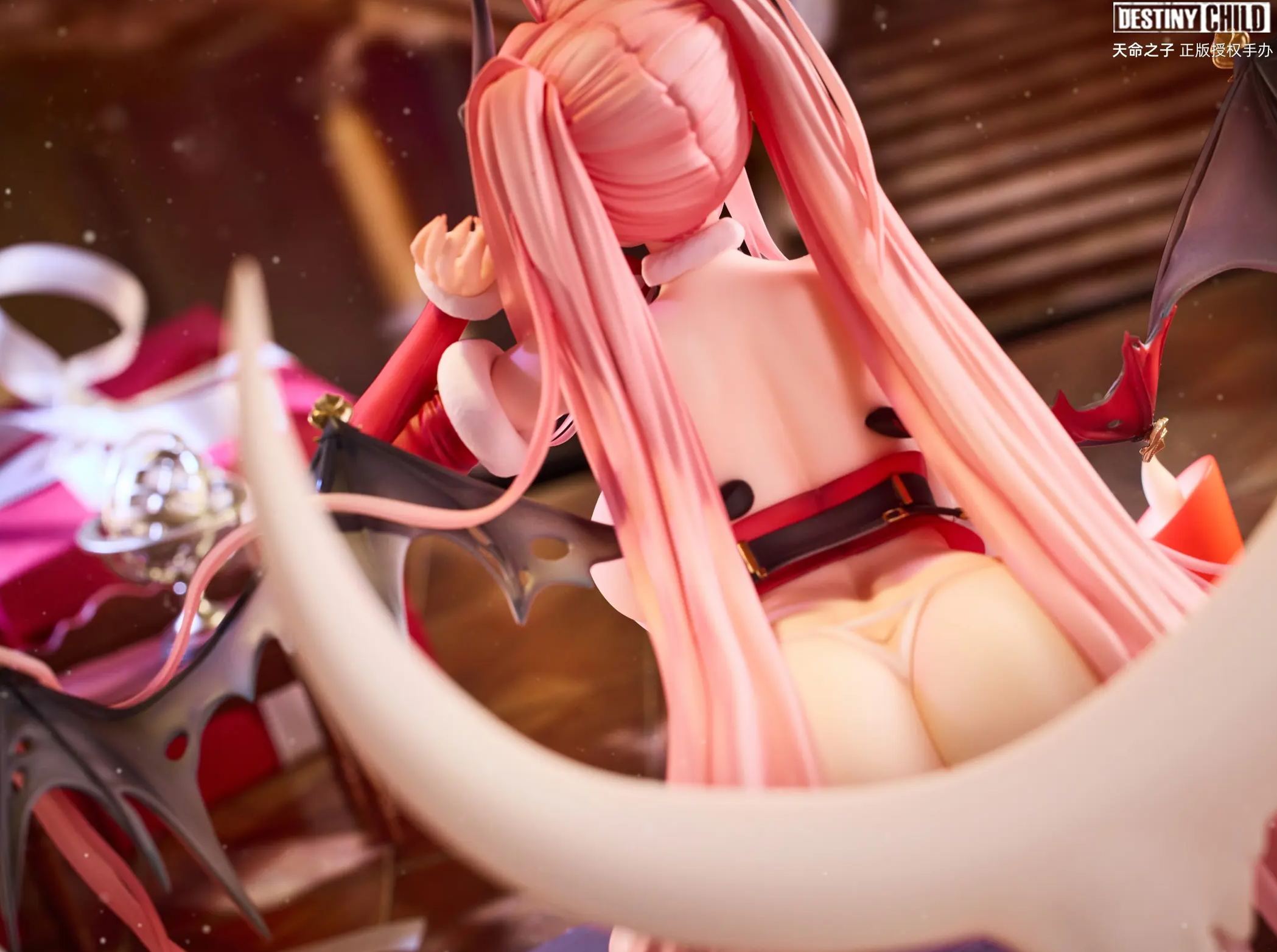 HATSU WEKLIN - Destiny Child Snowfall Grilla Statue