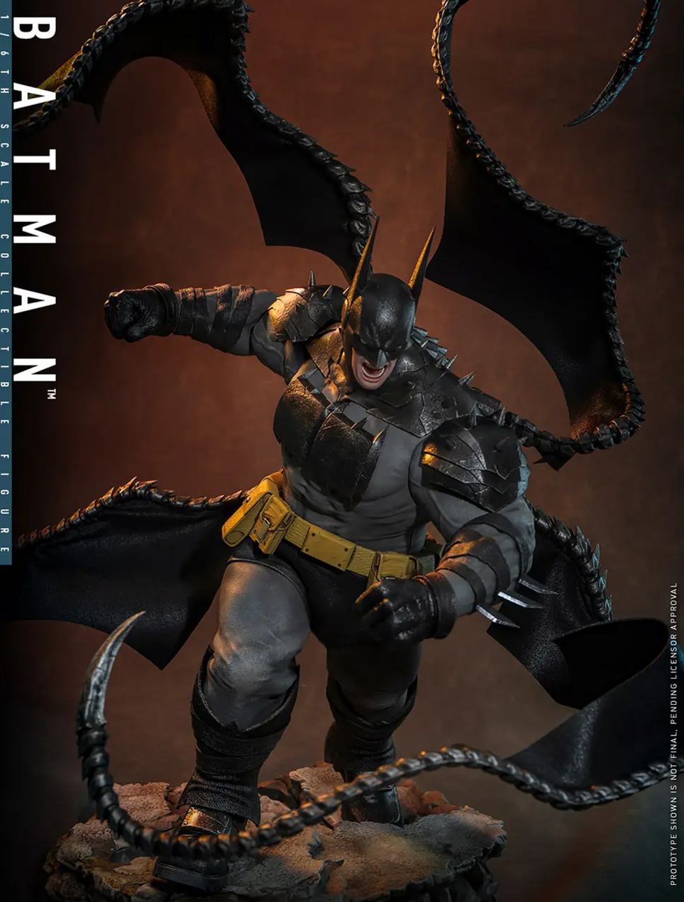 Hottoys - Absolute Batman Batman 1/6th scale Collectible Figure CMS030 Licensed Statue