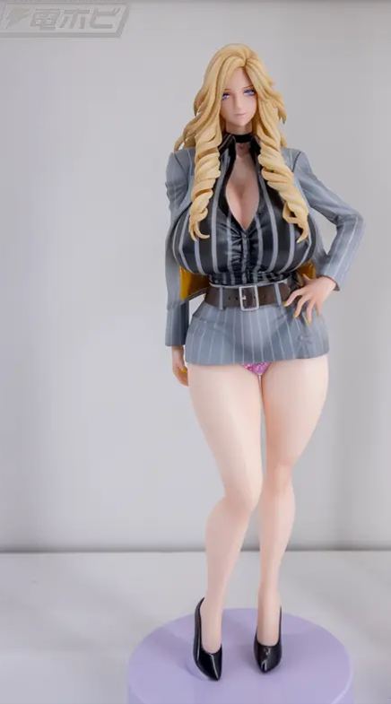 DAIKI KougYou - Gyaru CEO Sister and Harem Office Nishikiori Ai Red X Grey Suit Ver. Figure Licensed 