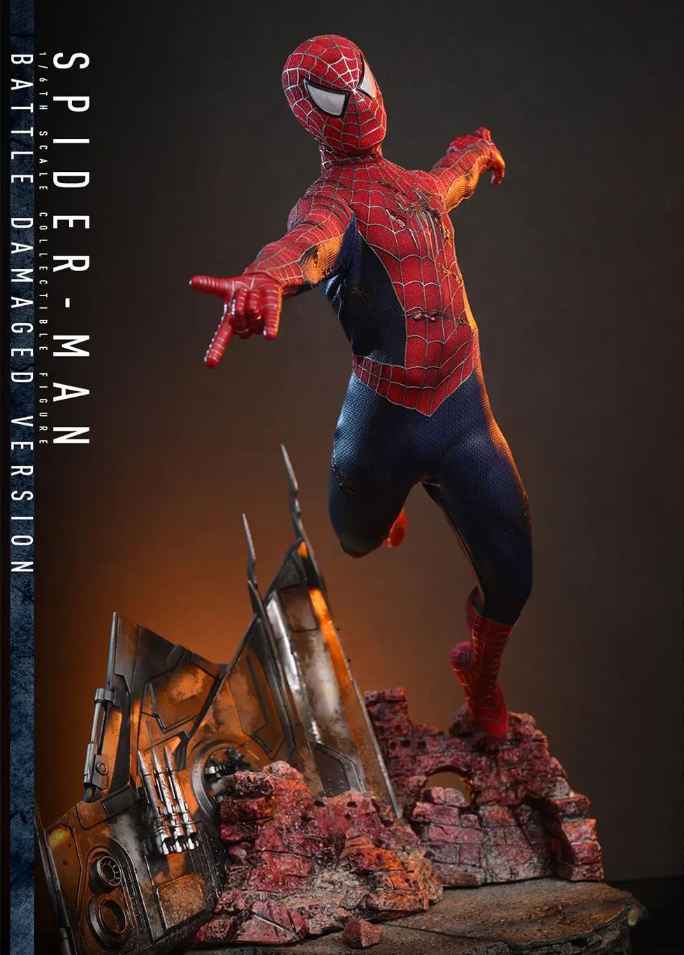 Hottoys - 1/6 Spider-Man Tobey Maguire Battle Damaged Version Action Figure MMS859 Licensed 