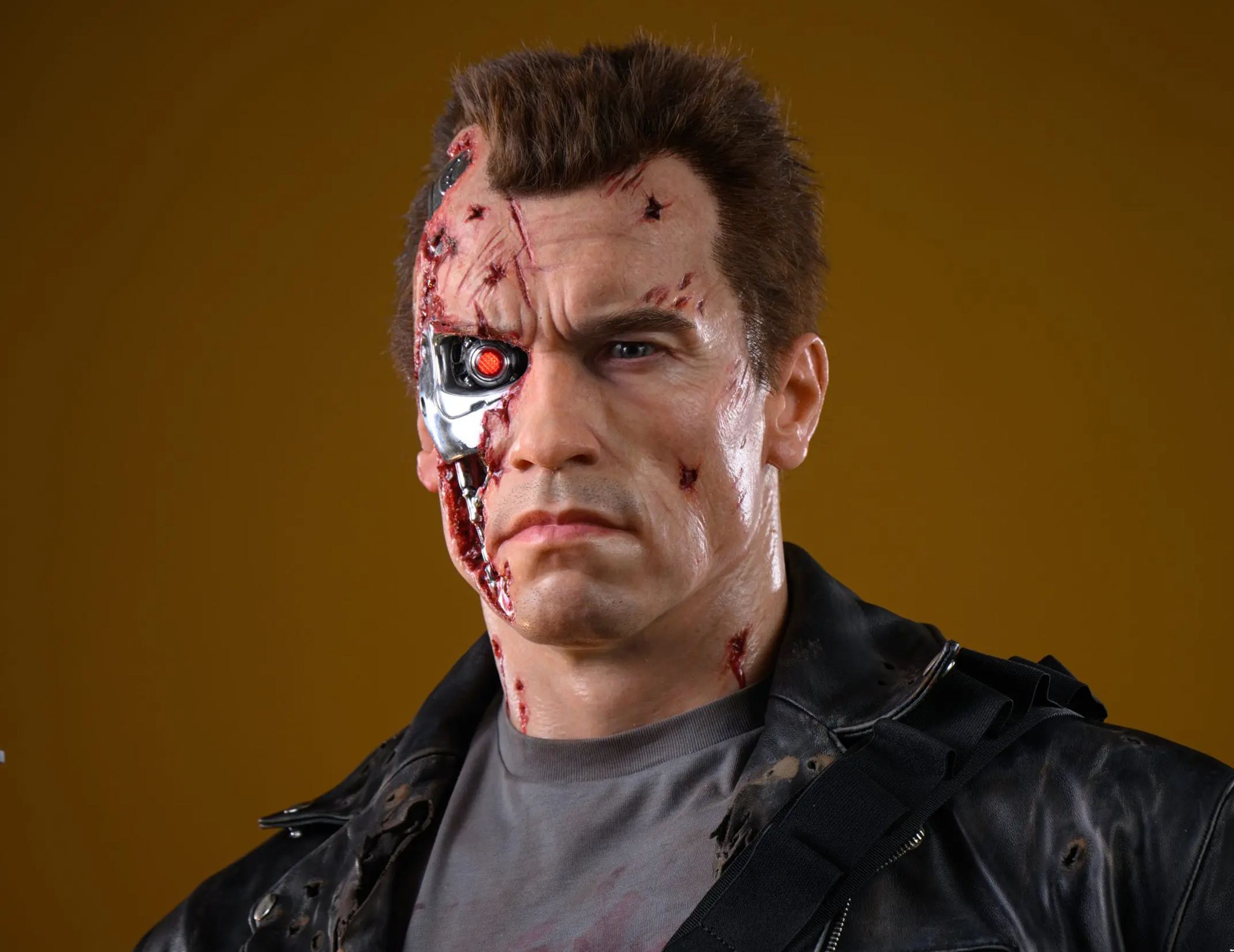 Inner Studio - Terminator T800 battle damage 1/1 life size statue The Terminator Statue