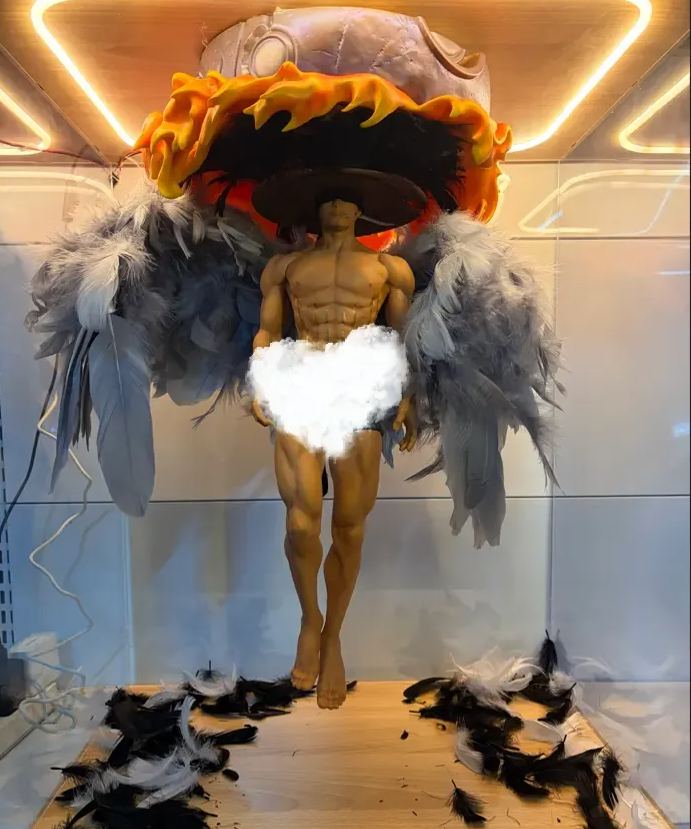 Salted Fish Studio - Hong Statue Licensed Statue 