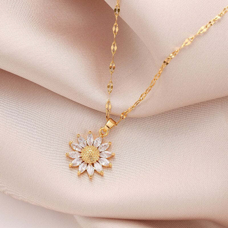 Light Luxury 18k Gold Plated Flower Pendant with Moissanite  | Mix Mix Style [Hot Seller]-Mix MIx Style