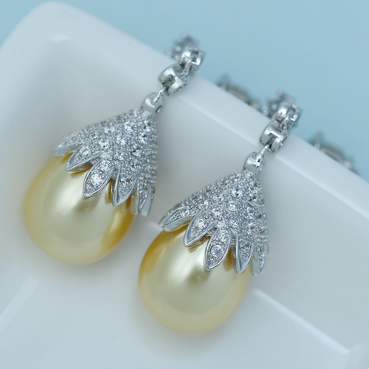Flower White Akoya Pearl Timeless & Moissanite Diamonds 18k White Gold Plated Vintage Drop Earrings | Mix Mix Style-Mix MIx Style