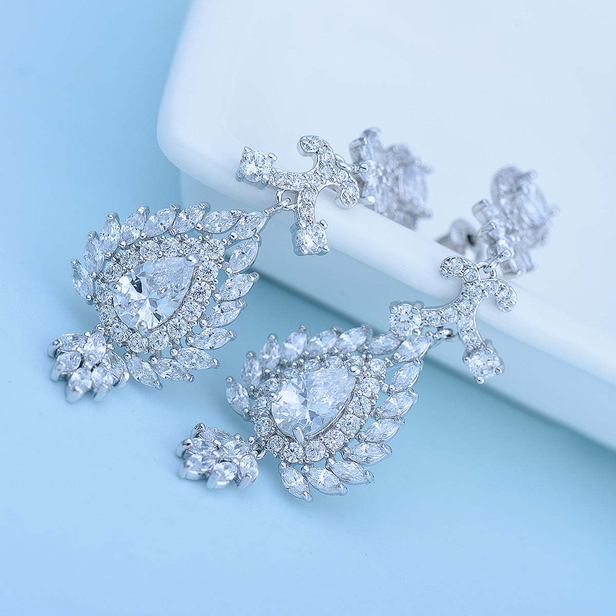 Blue & Purple Dazzling Pear Moissanite Diamonds Luxury 18k Vermeil Gold Plated Vintage Retro Drop Earrings | Mix Mix Style-Mix MIx Style