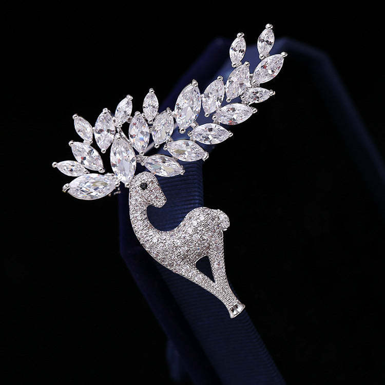 New cute deer brooch for women Korean style fashionable zircon animal versatile creative accessories wholesale-Mix MIx Style