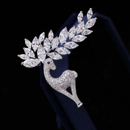 New cute deer brooch for women Korean style fashionable zircon animal versatile creative accessories wholesale-Mix MIx Style