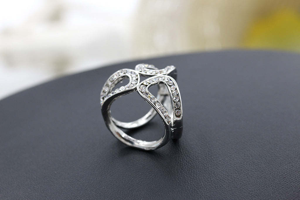 Foreign trade jewelry supply fashion three-dimensional three-ring diamond scarf buckle ladies shawl buckle accessories wholesale direct sales-Mix MIx Style