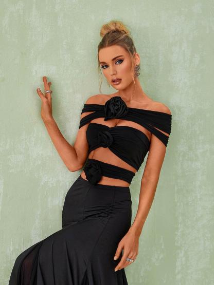Demetria Flower Cutout Top In Black-Mix MIx Style