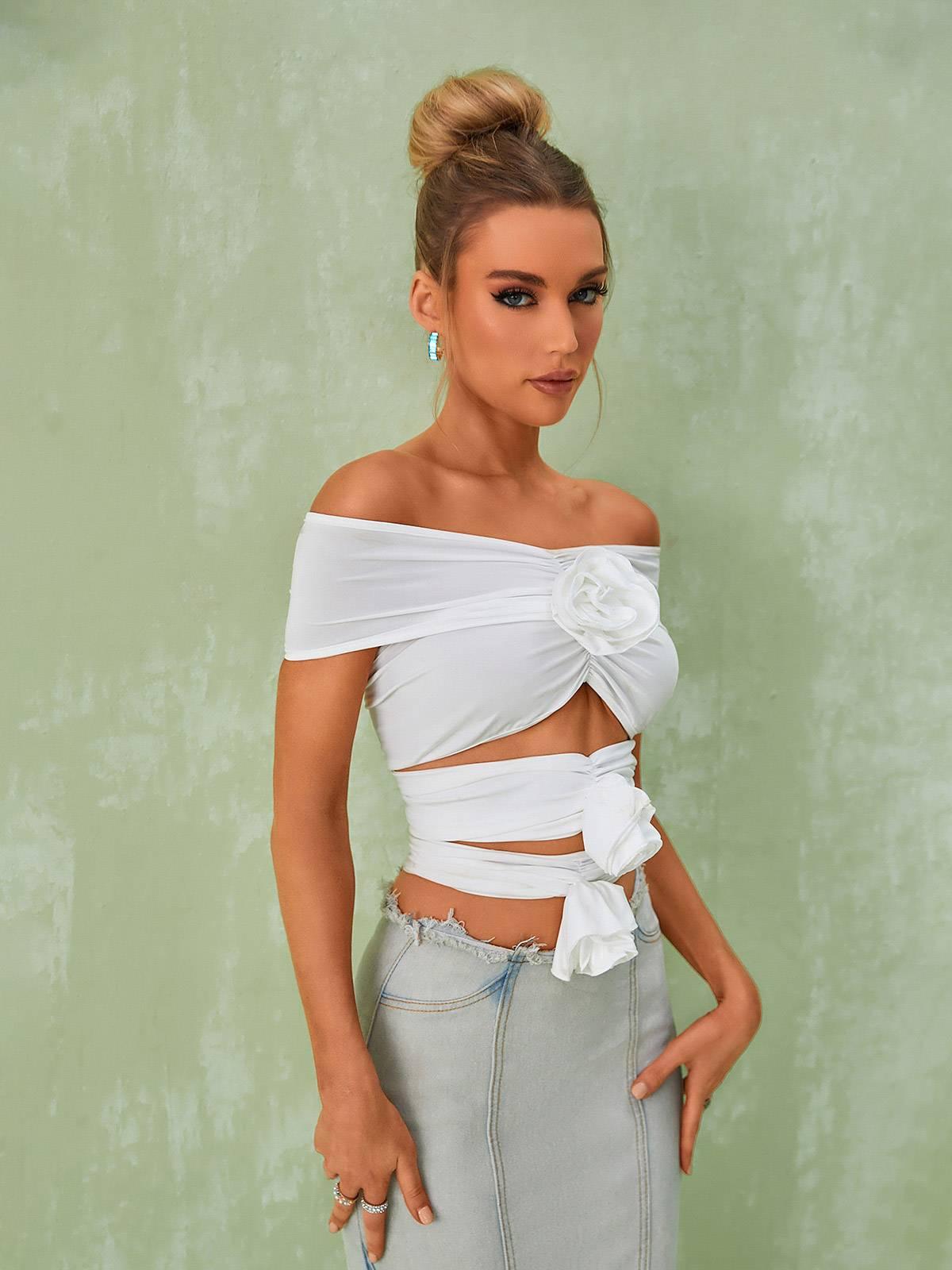 Demetria Flower Cutout Top In White-Mix MIx Style