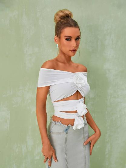 Demetria Flower Cutout Top In White-Mix MIx Style