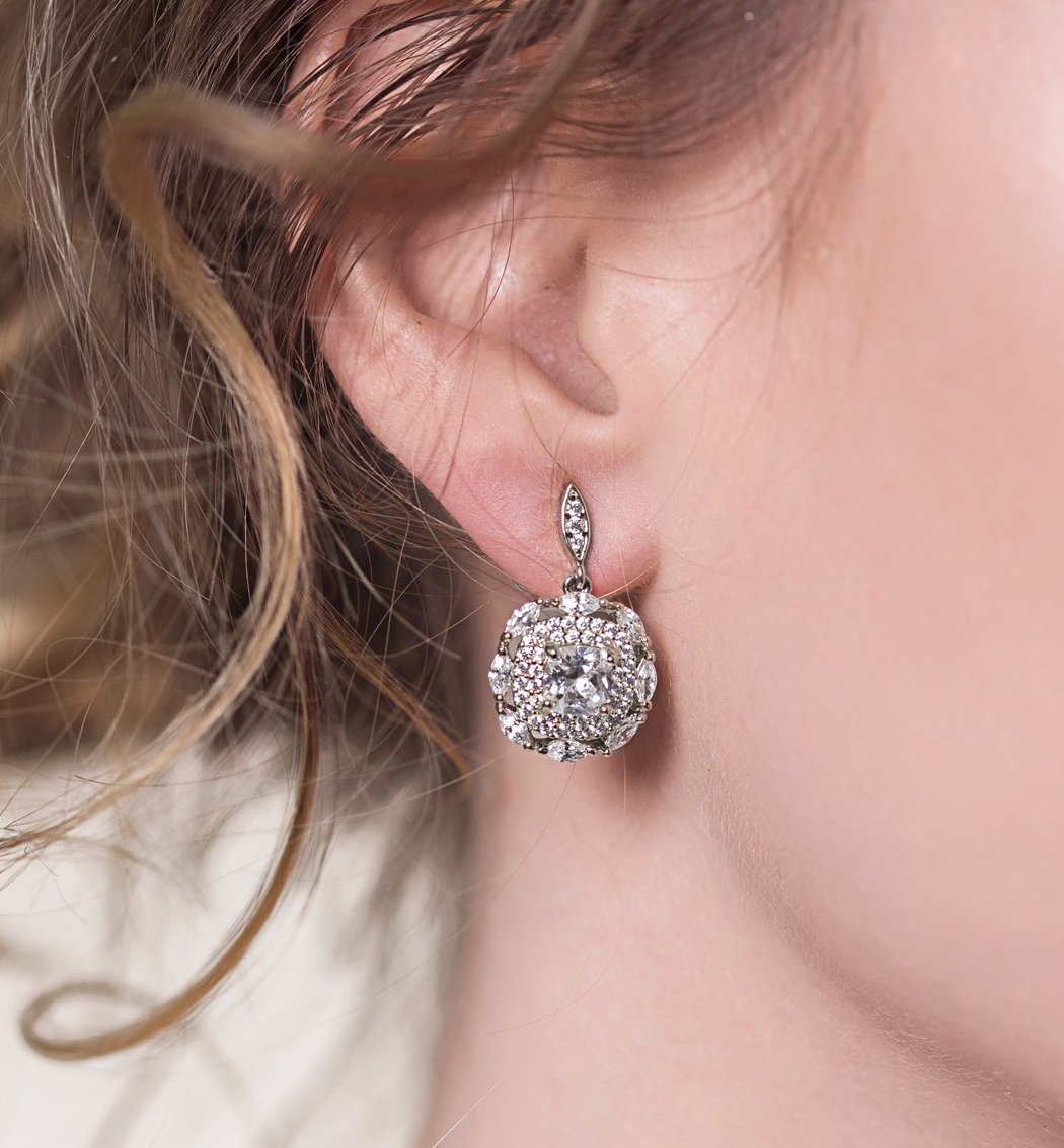 Moissanite Deco Cushion 18K White Gold Drop Earrings | Mix Mix Style [Hot Seller]-Mix MIx Style