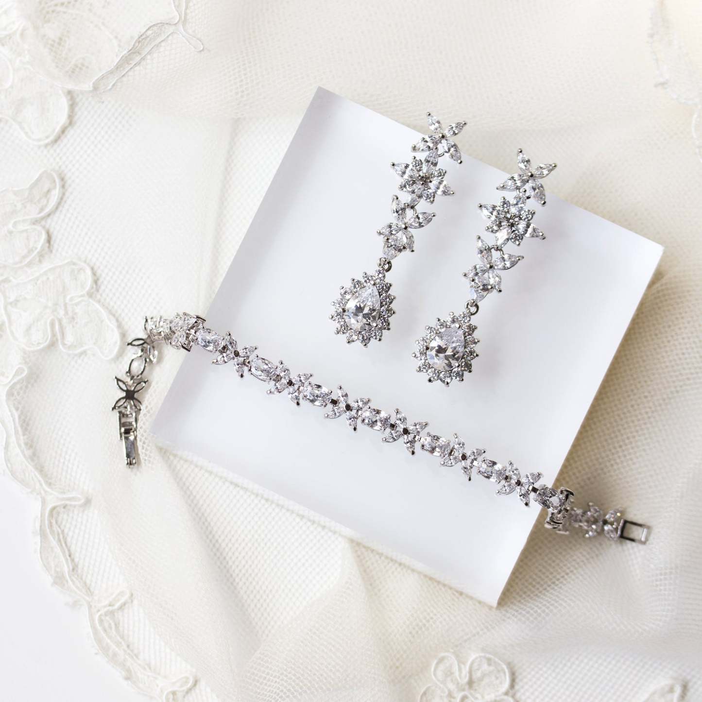 Flower Crystal Eternity 18K White Gold Bracelet | Mix Mix Style [Hot Seller]-Mix MIx Style