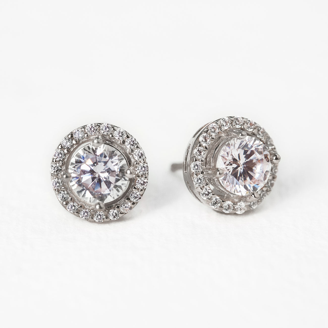 Moissanite Halo Stud 18K White Gold Earrings | Mix Mix Style [Hot Seller]-Mix MIx Style