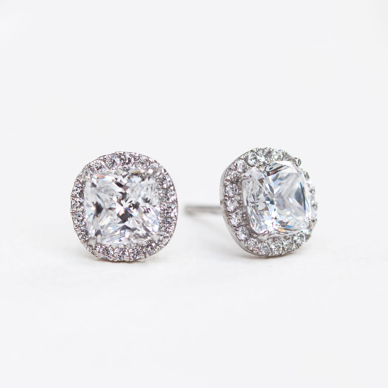 Cushion Halo Stud 18K White Gold Earrings | Mix Mix Style [Hot Seller]-Mix MIx Style