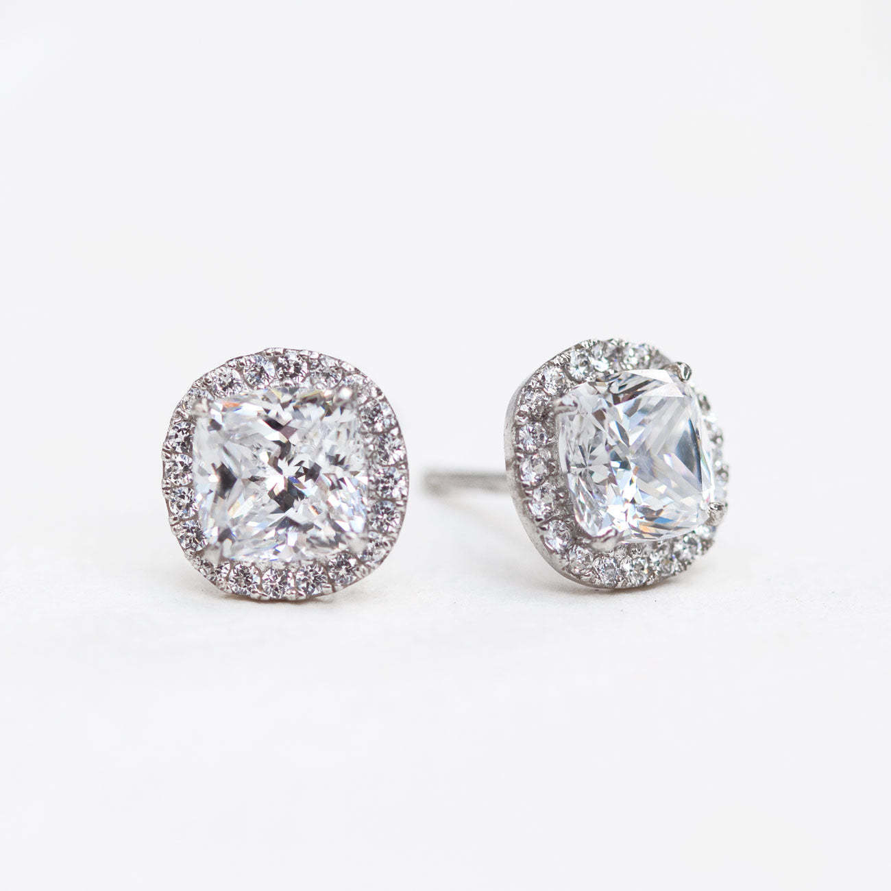 Cushion Halo Stud 18K White Gold Earrings | Mix Mix Style [Hot Seller]-Mix MIx Style