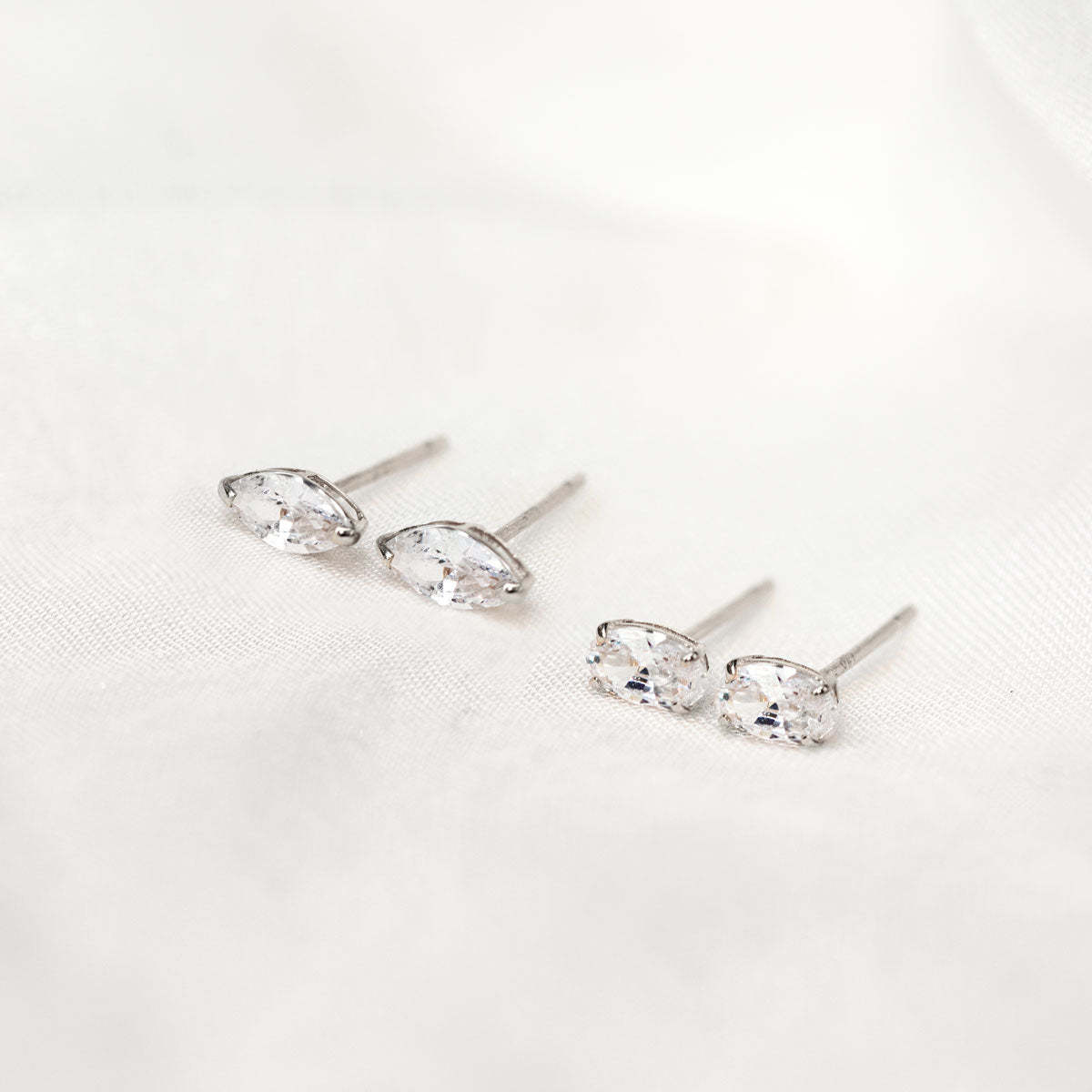 Tiny Oval 18K White Gold Studs | Mix Mix Style [Hot Seller]-Mix MIx Style